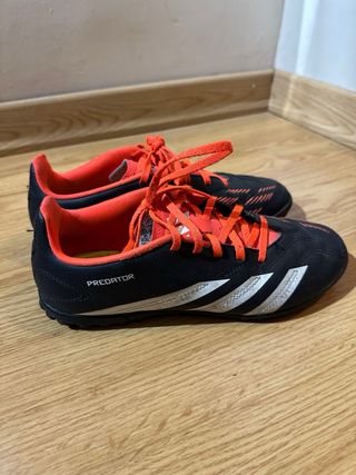 Scarpe da calcio Adidas Predator per bambini