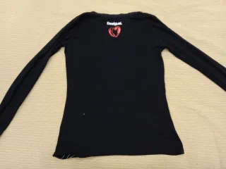 Camiseta Desigual manga larga negra y rosa