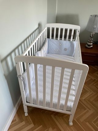 Cuna de madera haya 60x120 Asalvo con colchón.