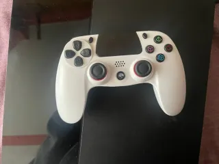 PS4 (PlayStation 4) Negra + 3 Mandos y Juegos