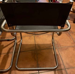 4 Sillas Diseño Piel y Metal Negras