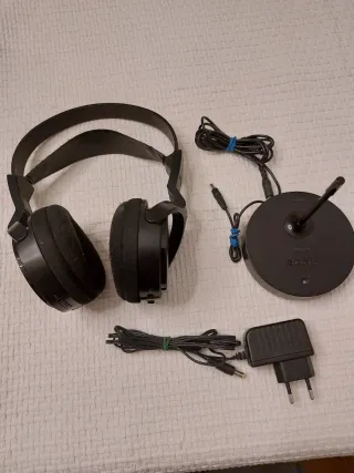 Auriculares Sony modelo MDR-RF811RK Inalámbricos N