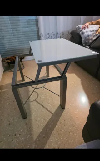 Mesa elevable cristal y metal gris