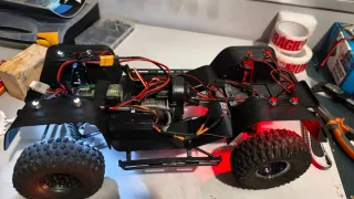 Chasis Axial SCX10 II Crawler con extras