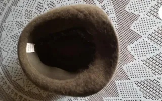 Sombrero de Angora verde oscuro.