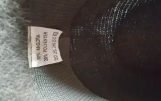 Sombrero de Angora verde oscuro.