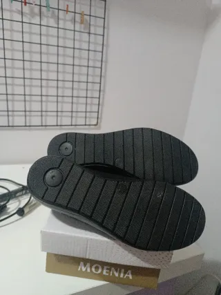 Zapatos negros MOENIA