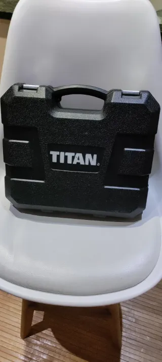 Sierra de calar Titan con maletín