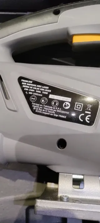 Sierra de calar Titan con maletín