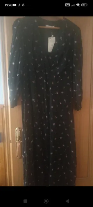 Vestido negro estampado floral