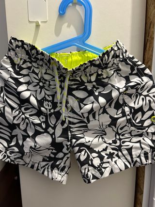 Bañador niño estampado floral