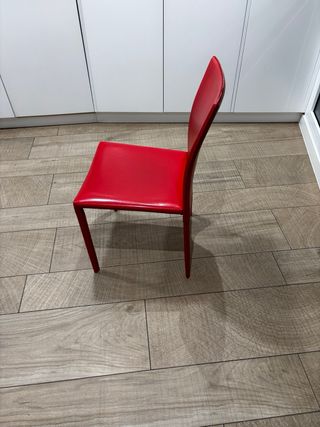 Sillas de comedor rojas (piel sintética)