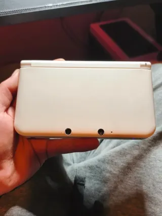 Nintendo 3DS XL Blanca+cargador y lápiz