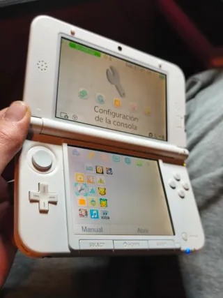 Nintendo 3DS XL Blanca+cargador y lápiz