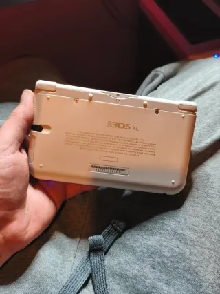 Nintendo 3DS XL Blanca+cargador y lápiz