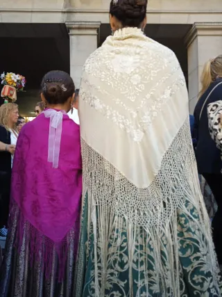 Traje Baturra Gala y mantón