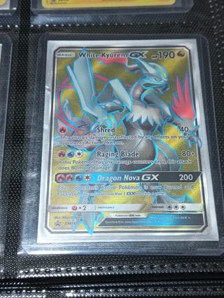 Carta Pokémon White Kyurem GX SM141