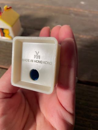 CAJA LARK y 6 SACAPUNTAS . A ESTRENAR. VINTAGE