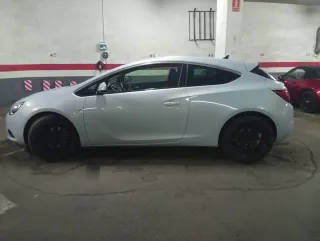 Opel Astra 2012