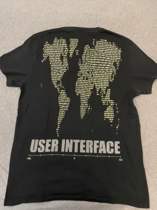 Camiseta Bershka Coding A New World Talla L