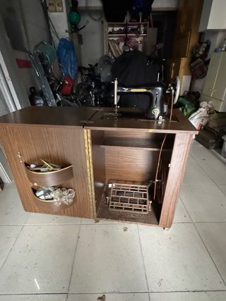 Máquina de coser antigua Hexagon