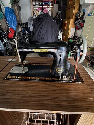 Máquina de coser antigua Hexagon