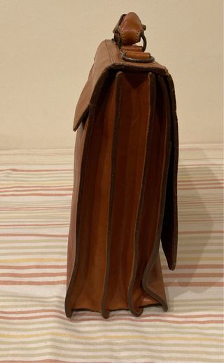 Maletín de piel marrón