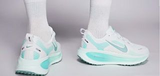 Nike Vomero 18 Talla 44