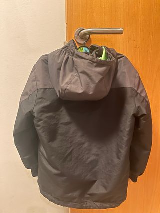 Chaqueta infantil UP negra y gris