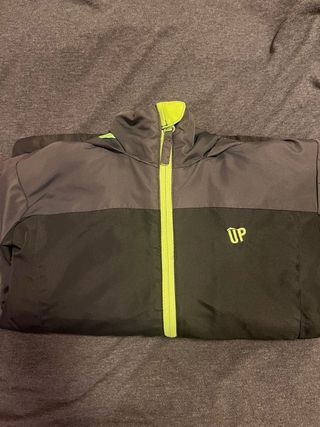 Chaqueta infantil UP negra y gris