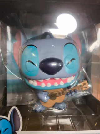 Funko Pop Jumbo Stitch con Ukelele 1419