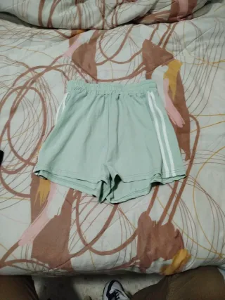 Pantalón corto deportivo verde