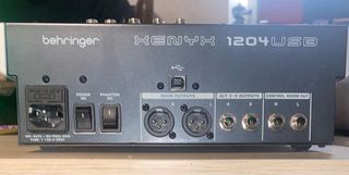 Behringer Xenyx 1204 USB Mezclador