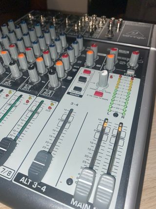 Behringer Xenyx 1204 USB Mezclador
