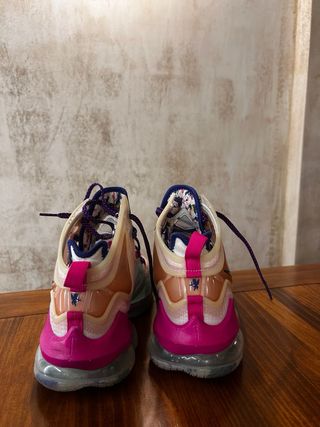 Zapatillas Baloncesto Lebron XIX edicion limitada.