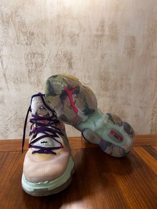 Zapatillas Baloncesto Lebron XIX edicion limitada.