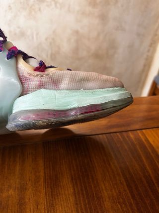 Zapatillas Baloncesto Lebron XIX edicion limitada.