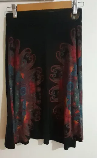 Falda Desigual Multicolor, prácticamente sin uso