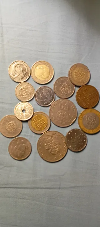 Lote de monedas variadas