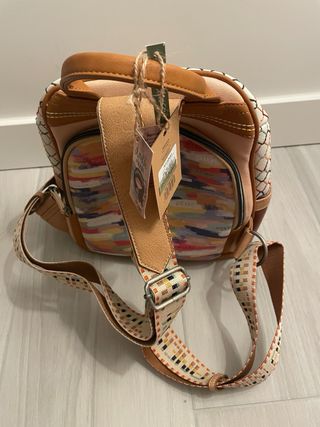 Mochila Anekke multicolor con etiqueta