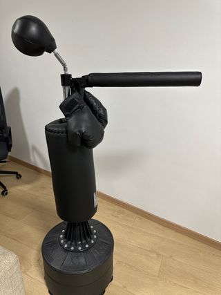 Saco de boxeo con cabeza y brazo