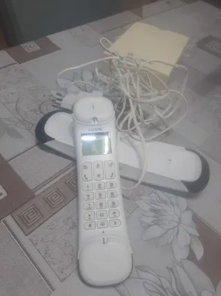 Teléfono Alcatel Negro y Blanco sin estrenar