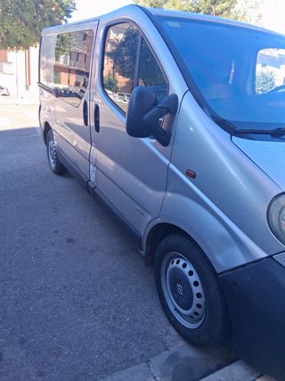Opel Vivaro 2003