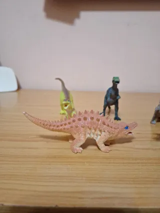 5 Dinosaurios de Juguete de plástico