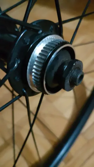 Rueda Delantera Shimano MT500 29'' QR