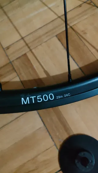 Rueda Delantera Shimano MT500 29'' QR