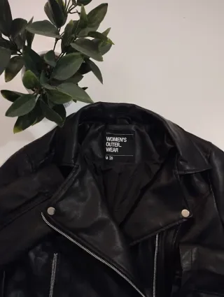 Cazadora biker  polipiel mujer negra