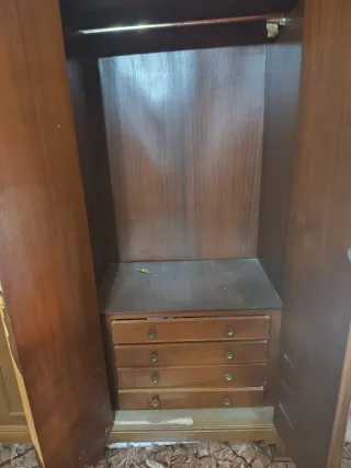 Dormitorio antiguo en madera maciza,mármol