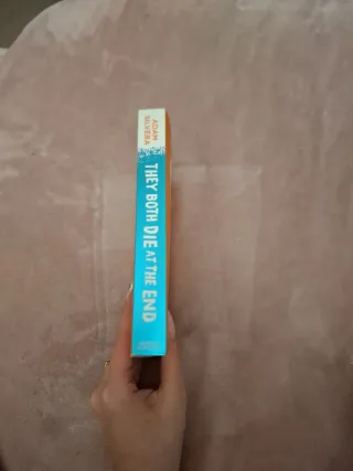 Libro en inglés they Both Die at the End