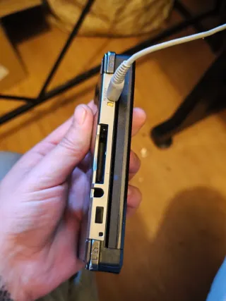 Nintendo 3DS Negra con Cargador y Lápiz